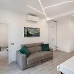 Center Luxury 3 * סורנטו