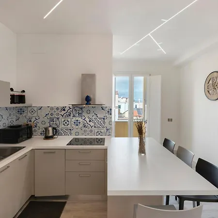 Center Luxury 3 דירה *