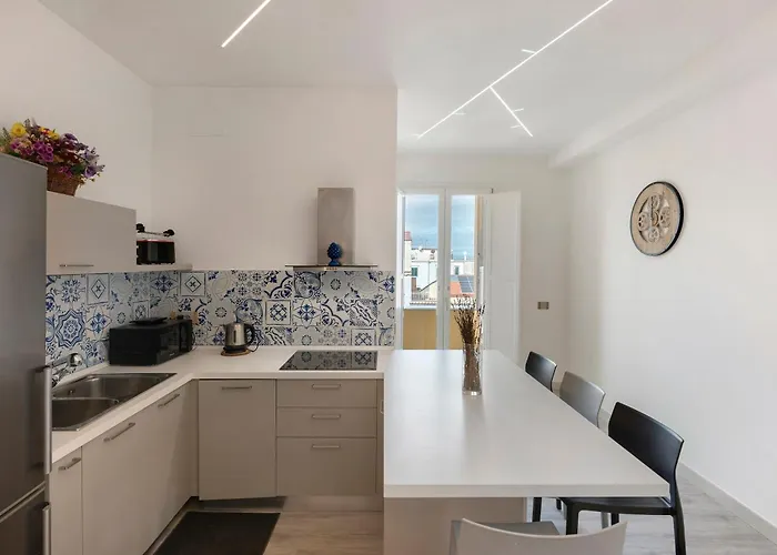 Center Luxury 3 דירה *