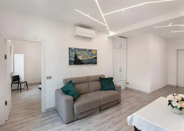 Center Luxury 3 * סורנטו