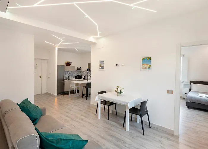 Center Luxury 3 דירה